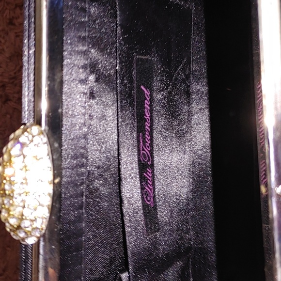 4 Formal Clutch Bags - Picture 7 of 13